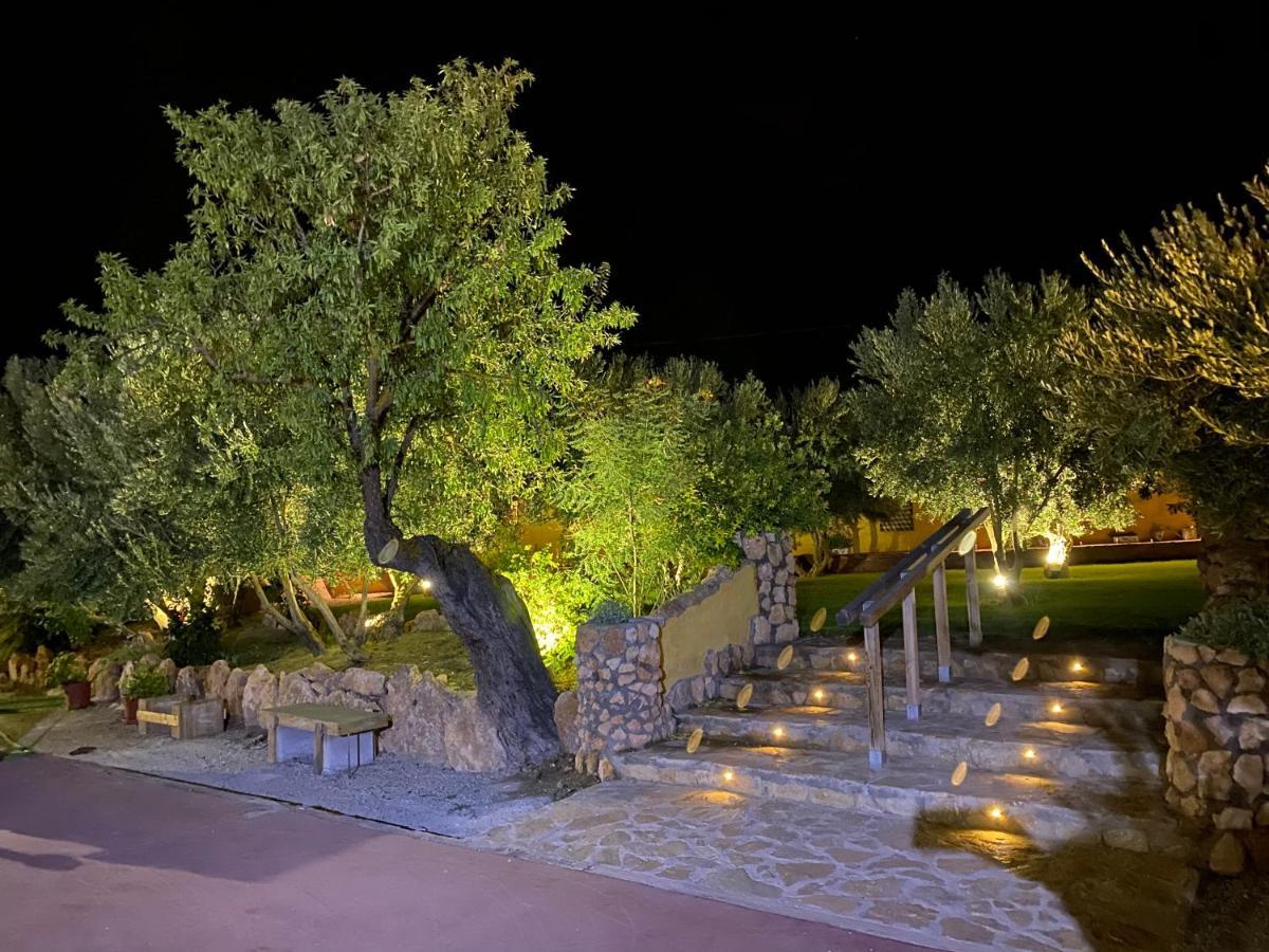 Cortijo Bustamante Guest House Baza Luaran gambar