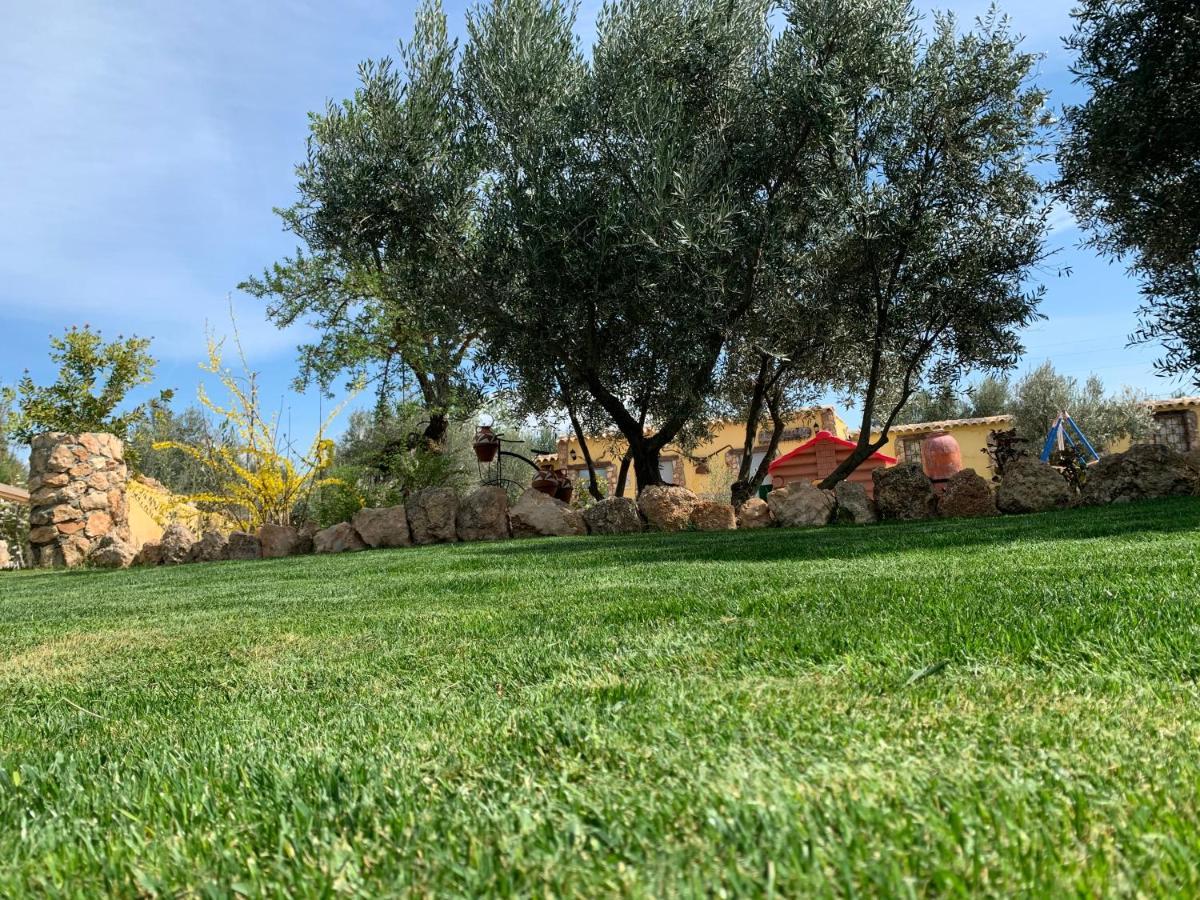 Cortijo Bustamante Guest House Baza Luaran gambar