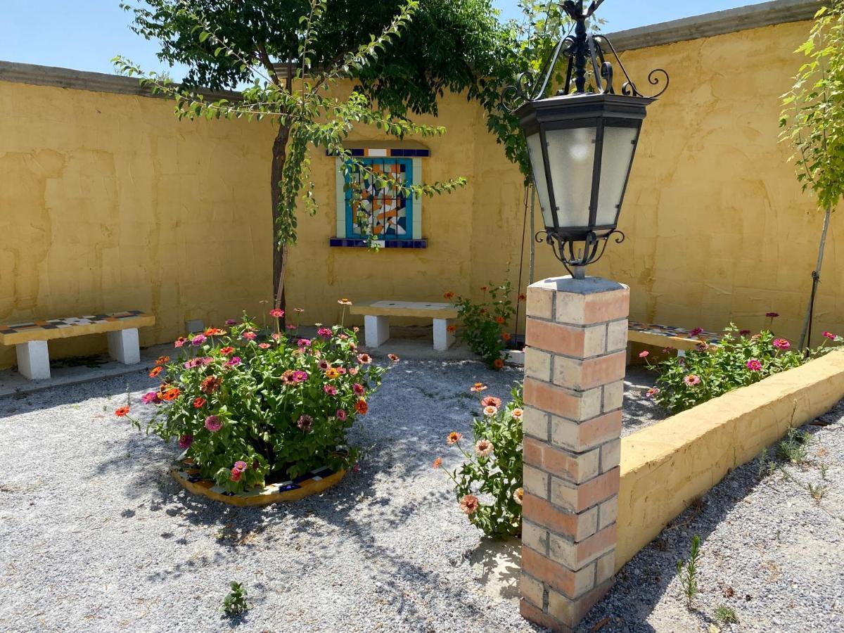 Cortijo Bustamante Guest House Baza Luaran gambar